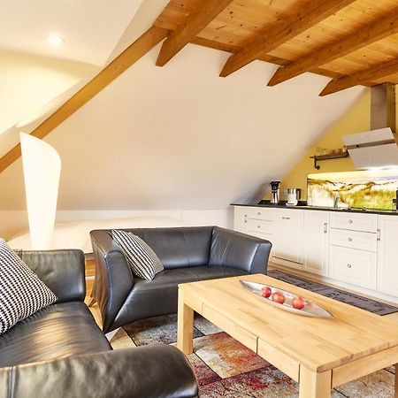 Ferienwohnung Raffael 100 Qm, 2 Grosse Betten Im Wohnzimmer Cuxhaven Esterno foto