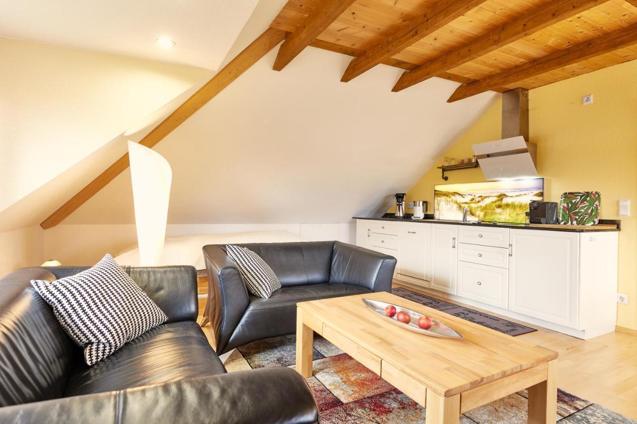 Ferienwohnung Raffael 100 Qm, 2 Grosse Betten Im Wohnzimmer Cuxhaven Esterno foto