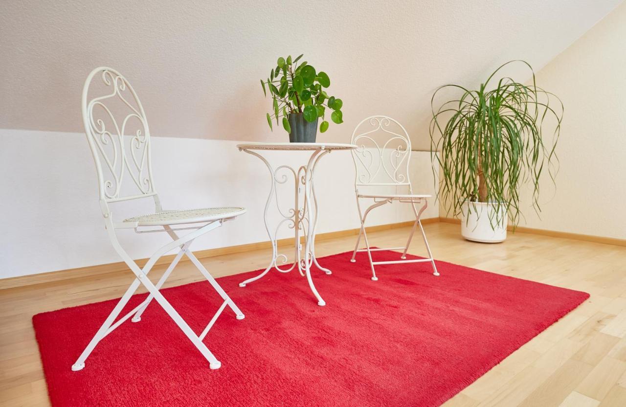 Ferienwohnung Raffael 100 Qm, 2 Grosse Betten Im Wohnzimmer Cuxhaven Esterno foto