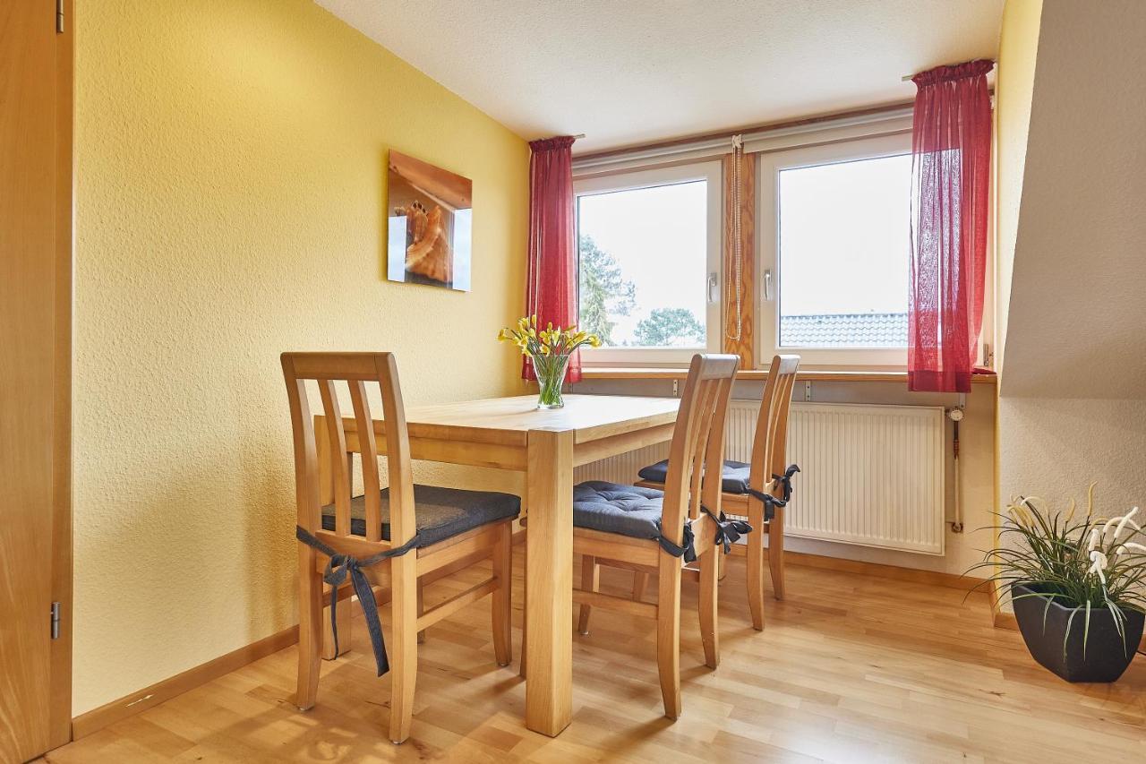 Ferienwohnung Raffael 100 Qm, 2 Grosse Betten Im Wohnzimmer Cuxhaven Esterno foto