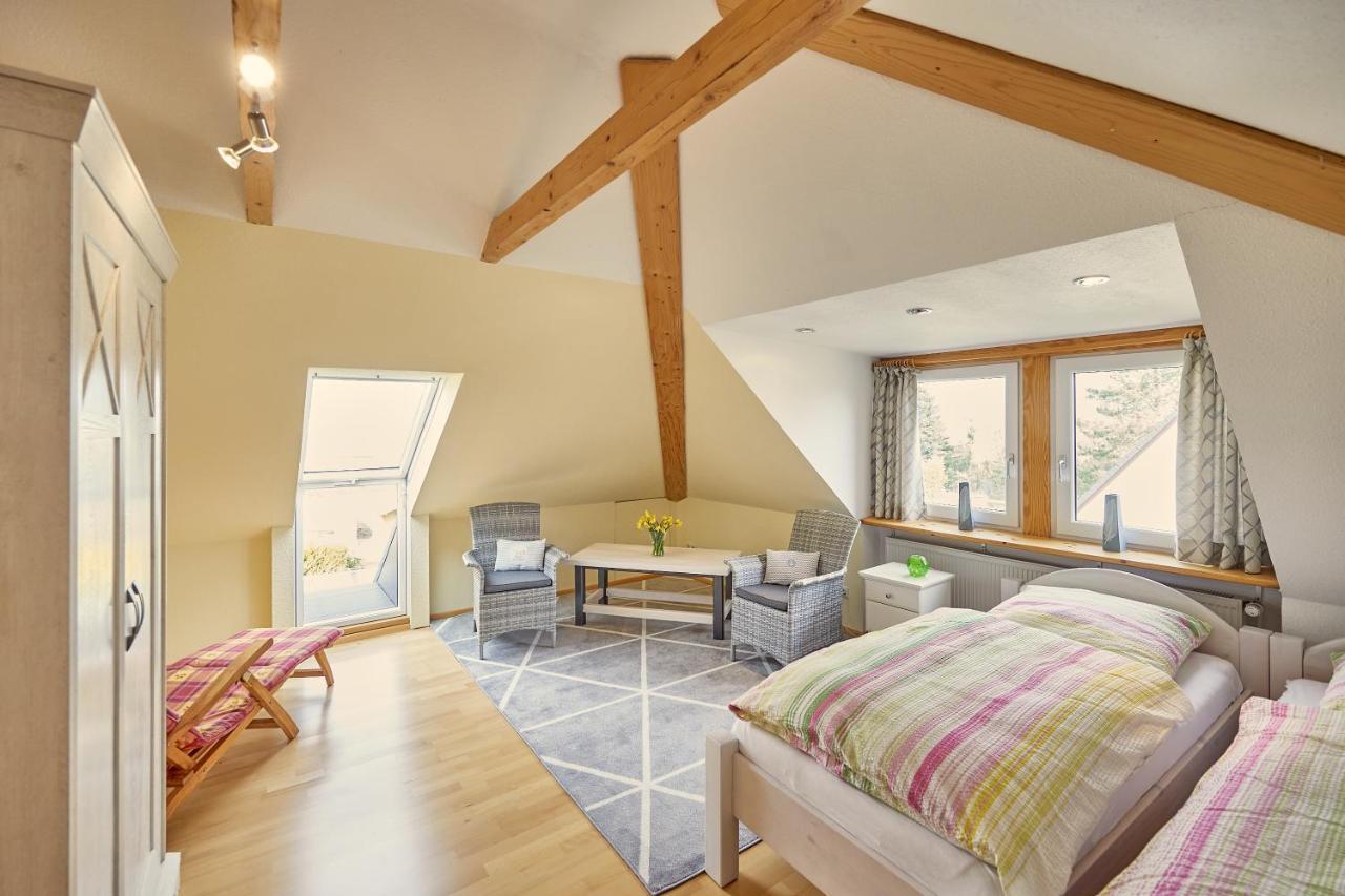Ferienwohnung Raffael 100 Qm, 2 Grosse Betten Im Wohnzimmer Cuxhaven Esterno foto